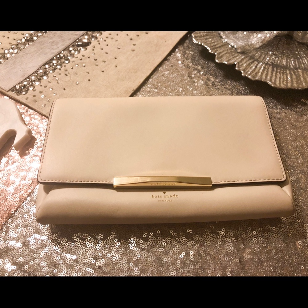 Stunning Kate Spade Purse with gold chain strap